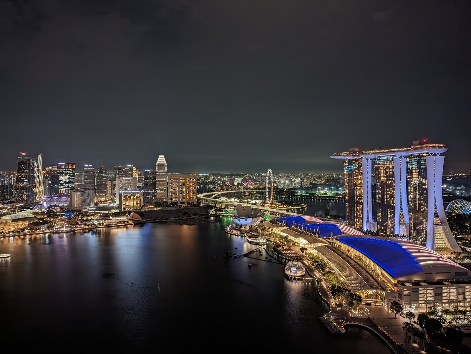 LeVel33からのシンガポールの夜景