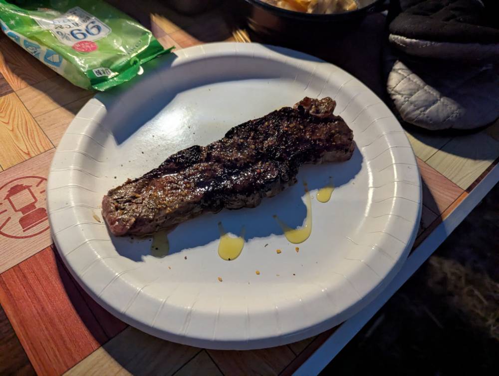 焼き上がったステーキ
