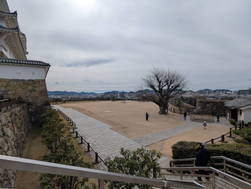姫路城の外